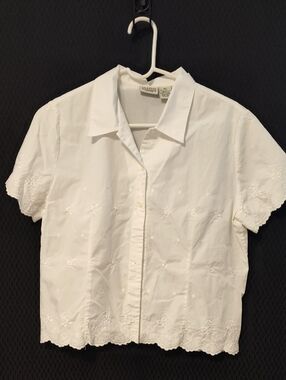 Vintage Classic Elements Petite Embroidered Blouse – Made in Hong Kong